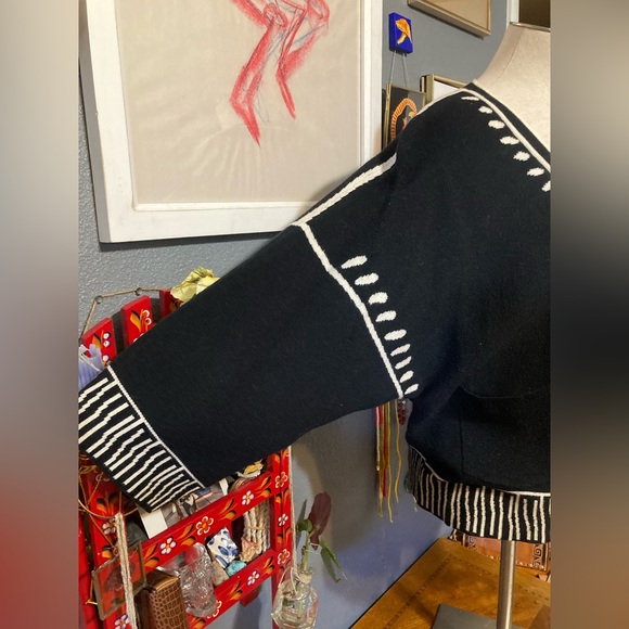 MarlaWynne WynneLayers SoftKNIT Cropped Cardigan - Picture 5 of 10